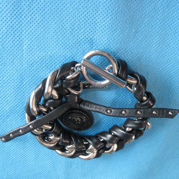 EUC Coach Black Leather Silver Chain Cameo Toggle Bracelet - Picture 6 of 9
